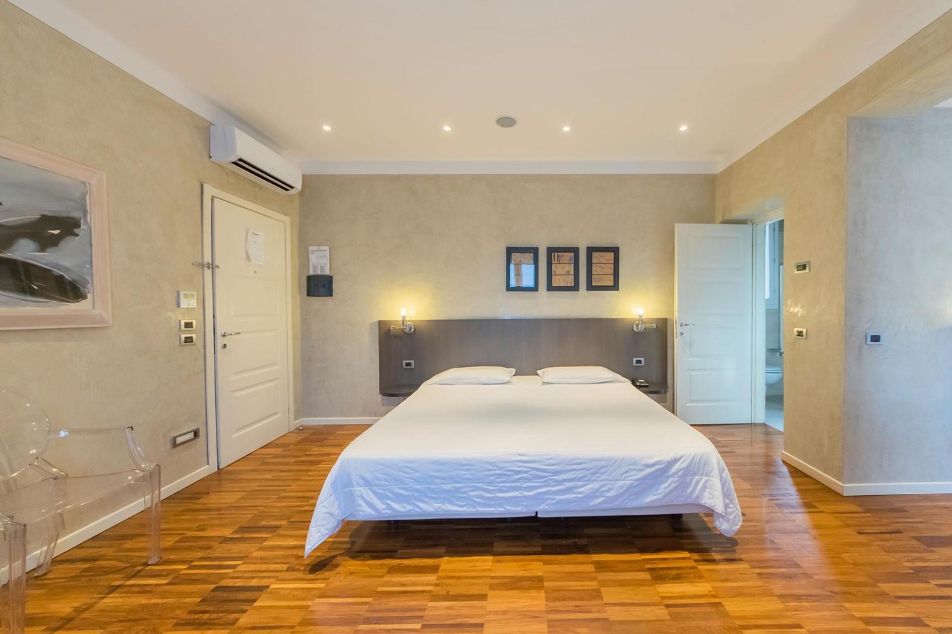 Century Hotel Parma Eksteriør billede
